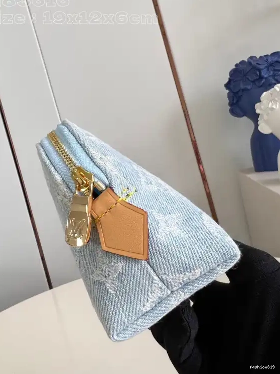 Cosmétique PM Vuitton Pochette Louis 0331